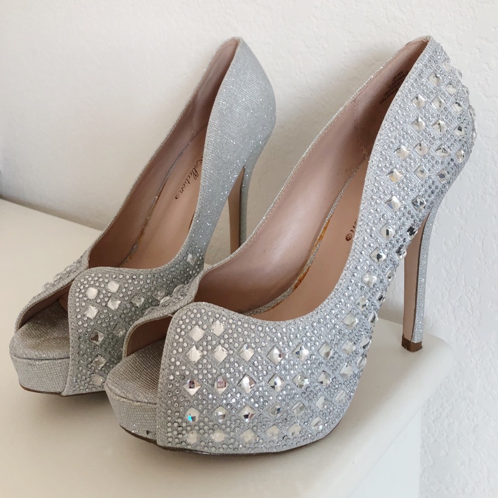 Jeweled heels 💎